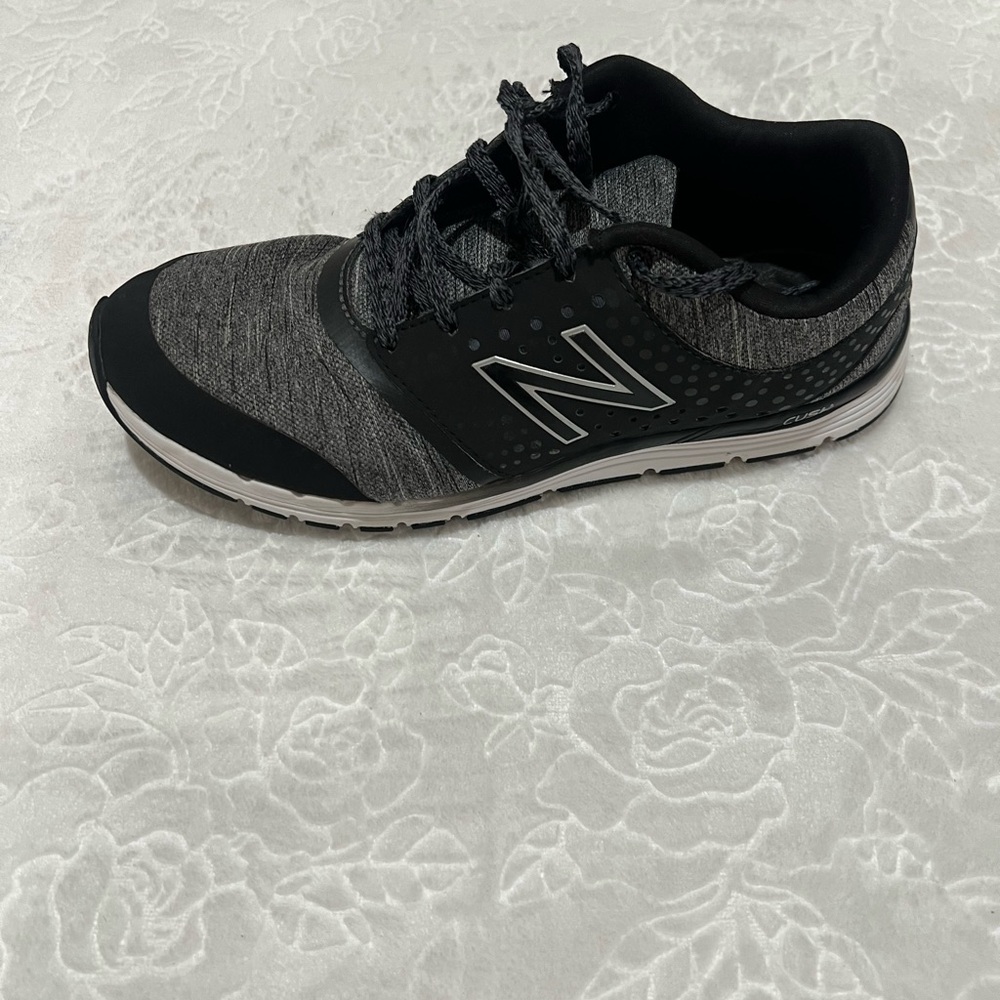 NEW BALANCE 577 Cush+ Women’s Grey/Black Sneakers Size 9